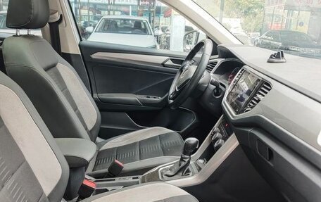 Volkswagen T-Roc I, 2023 год, 1 410 000 рублей, 8 фотография