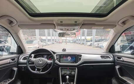 Volkswagen T-Roc I, 2023 год, 1 410 000 рублей, 9 фотография