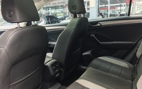 Volkswagen T-Roc I, 2023 год, 1 410 000 рублей, 10 фотография