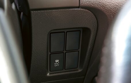 Toyota Land Cruiser Prado 150 рестайлинг 2, 2011 год, 2 799 000 рублей, 21 фотография