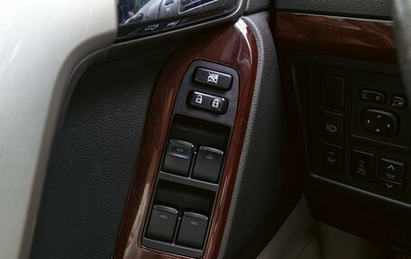 Toyota Land Cruiser Prado 150 рестайлинг 2, 2011 год, 2 799 000 рублей, 19 фотография