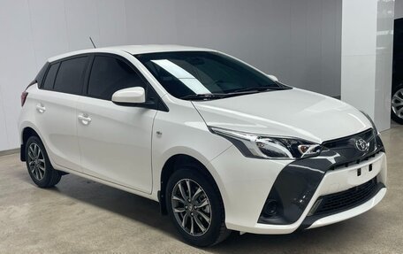 Toyota Yaris XP150 рестайлинг, 2022 год, 1 180 000 рублей, 4 фотография