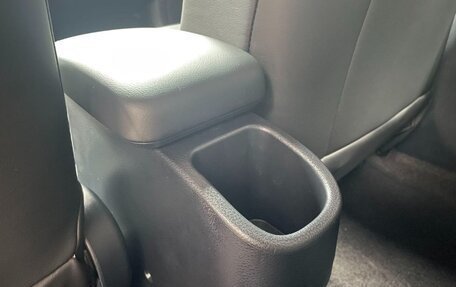 Toyota Yaris XP150 рестайлинг, 2022 год, 1 180 000 рублей, 5 фотография