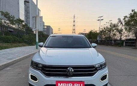Volkswagen T-Roc I, 2022 год, 1 440 000 рублей, 2 фотография