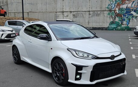 Toyota Yaris, 2020 год, 3 250 000 рублей, 7 фотография