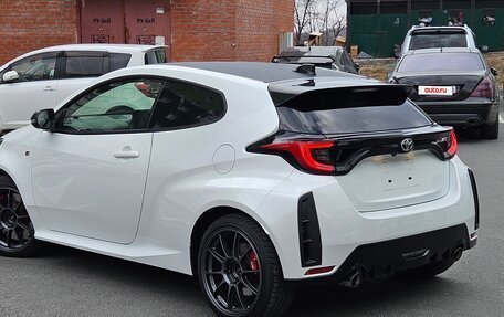 Toyota Yaris, 2020 год, 3 250 000 рублей, 13 фотография