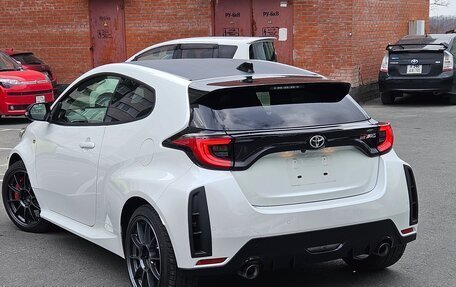 Toyota Yaris, 2020 год, 3 250 000 рублей, 14 фотография