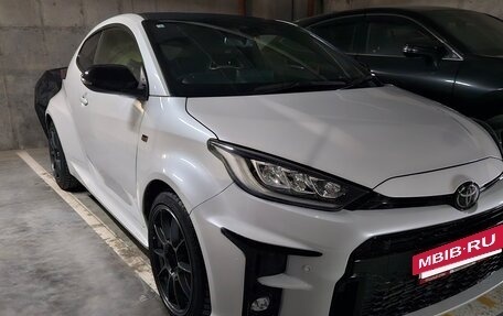 Toyota Yaris, 2020 год, 3 250 000 рублей, 4 фотография