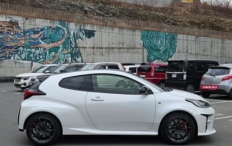 Toyota Yaris, 2020 год, 3 250 000 рублей, 11 фотография