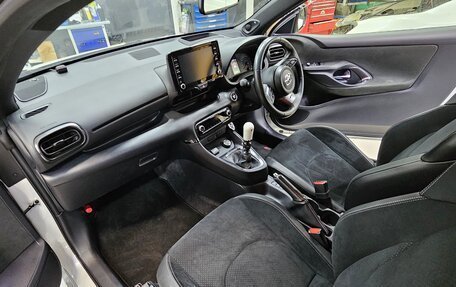 Toyota Yaris, 2020 год, 3 250 000 рублей, 18 фотография