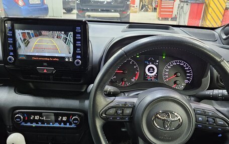 Toyota Yaris, 2020 год, 3 250 000 рублей, 17 фотография