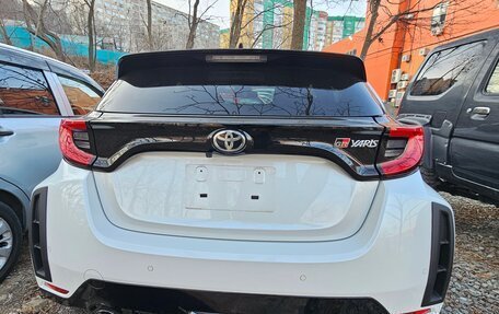 Toyota Yaris, 2020 год, 3 250 000 рублей, 25 фотография