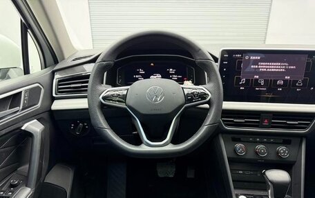 Volkswagen Tiguan II, 2022 год, 2 197 000 рублей, 10 фотография