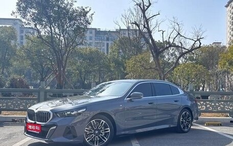 BMW 5 серия, 2024 год, 6 700 000 рублей, 1 фотография