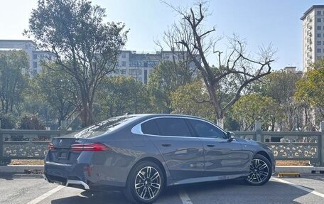 BMW 5 серия, 2024 год, 6 700 000 рублей, 4 фотография