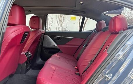 BMW 5 серия, 2024 год, 6 700 000 рублей, 16 фотография