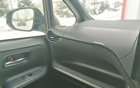 Toyota Noah III, 2015 год, 2 050 000 рублей, 14 фотография