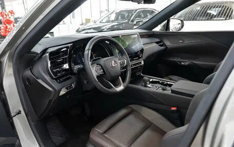 Lexus RX IV рестайлинг, 2024 год, 9 500 000 рублей, 14 фотография