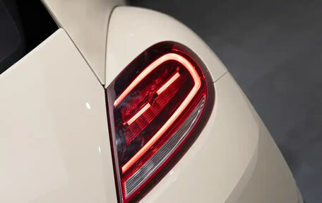 Volkswagen Beetle, 2019 год, 1 500 000 рублей, 11 фотография