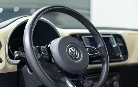 Volkswagen Beetle, 2019 год, 1 500 000 рублей, 14 фотография