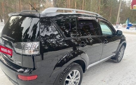 Mitsubishi Outlander III рестайлинг 3, 2007 год, 1 150 000 рублей, 4 фотография