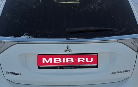 Mitsubishi Outlander III рестайлинг 3, 2013 год, 1 600 000 рублей, 5 фотография