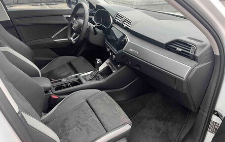 Audi Q3, 2022 год, 2 490 000 рублей, 14 фотография