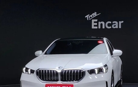 BMW 5 серия, 2023 год, 5 400 000 рублей, 1 фотография