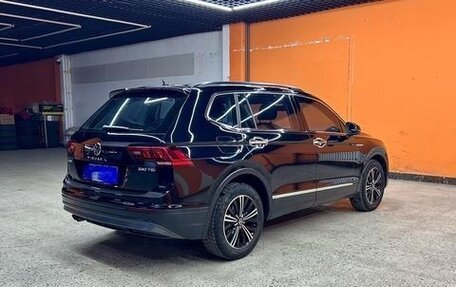 Volkswagen Tiguan II, 2022 год, 2 106 000 рублей, 4 фотография
