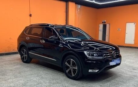 Volkswagen Tiguan II, 2022 год, 2 106 000 рублей, 3 фотография