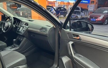 Volkswagen Tiguan II, 2022 год, 2 106 000 рублей, 10 фотография