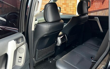 Toyota Land Cruiser Prado 150 рестайлинг 2, 2018 год, 4 590 000 рублей, 21 фотография