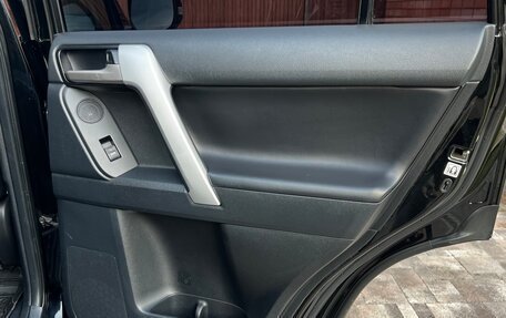 Toyota Land Cruiser Prado 150 рестайлинг 2, 2018 год, 4 590 000 рублей, 27 фотография