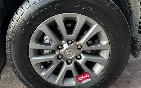 Toyota Land Cruiser Prado 150 рестайлинг 2, 2018 год, 4 590 000 рублей, 29 фотография