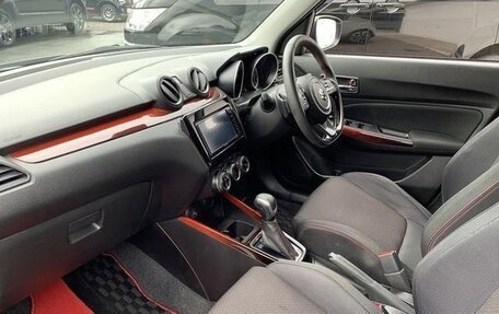 Suzuki Swift V, 2022 год, 1 000 000 рублей, 9 фотография