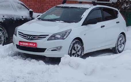 Hyundai Solaris II рестайлинг, 2015 год, 870 000 рублей, 1 фотография