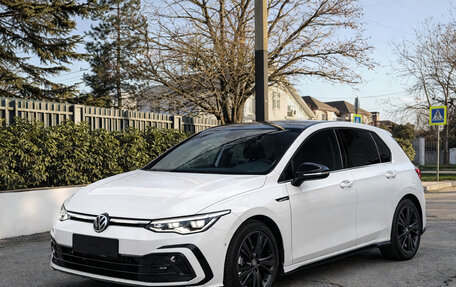 Volkswagen Golf VIII, 2022 год, 2 390 000 рублей, 1 фотография