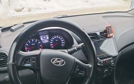 Hyundai Solaris II рестайлинг, 2015 год, 761 000 рублей, 12 фотография