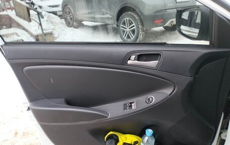 Hyundai Solaris II рестайлинг, 2015 год, 761 000 рублей, 15 фотография