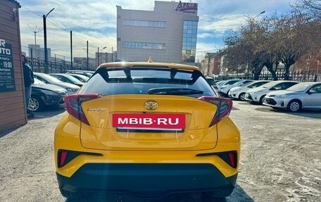 Toyota C-HR I рестайлинг, 2018 год, 1 909 000 рублей, 8 фотография