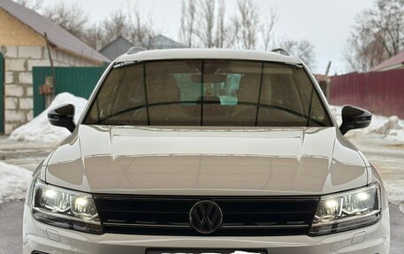 Volkswagen Tiguan II, 2019 год, 3 800 000 рублей, 3 фотография