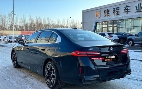 BMW 5 серия, 2025 год, 6 980 000 рублей, 3 фотография
