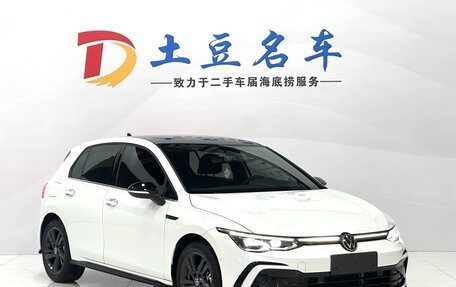 Volkswagen Golf VIII, 2022 год, 2 390 000 рублей, 2 фотография