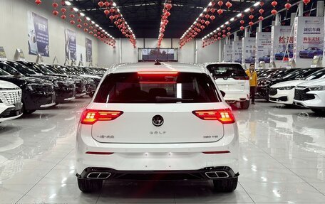 Volkswagen Golf VIII, 2022 год, 2 390 000 рублей, 6 фотография