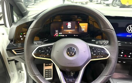 Volkswagen Golf VIII, 2022 год, 2 390 000 рублей, 8 фотография