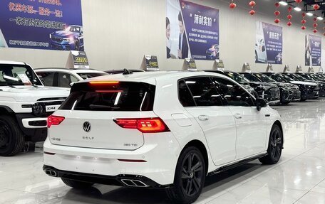Volkswagen Golf VIII, 2022 год, 2 390 000 рублей, 7 фотография