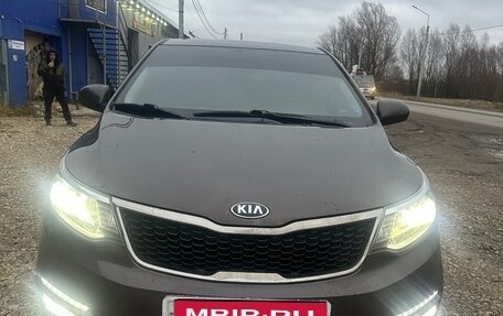 KIA Rio III рестайлинг, 2017 год, 830 000 рублей, 1 фотография