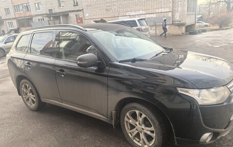 Mitsubishi Outlander III рестайлинг 3, 2012 год, 1 300 000 рублей, 10 фотография