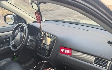 Mitsubishi Outlander III рестайлинг 3, 2012 год, 1 300 000 рублей, 7 фотография