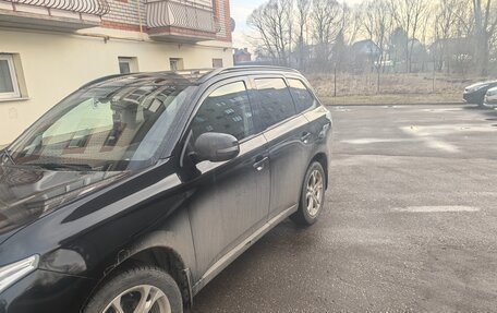 Mitsubishi Outlander III рестайлинг 3, 2012 год, 1 300 000 рублей, 12 фотография